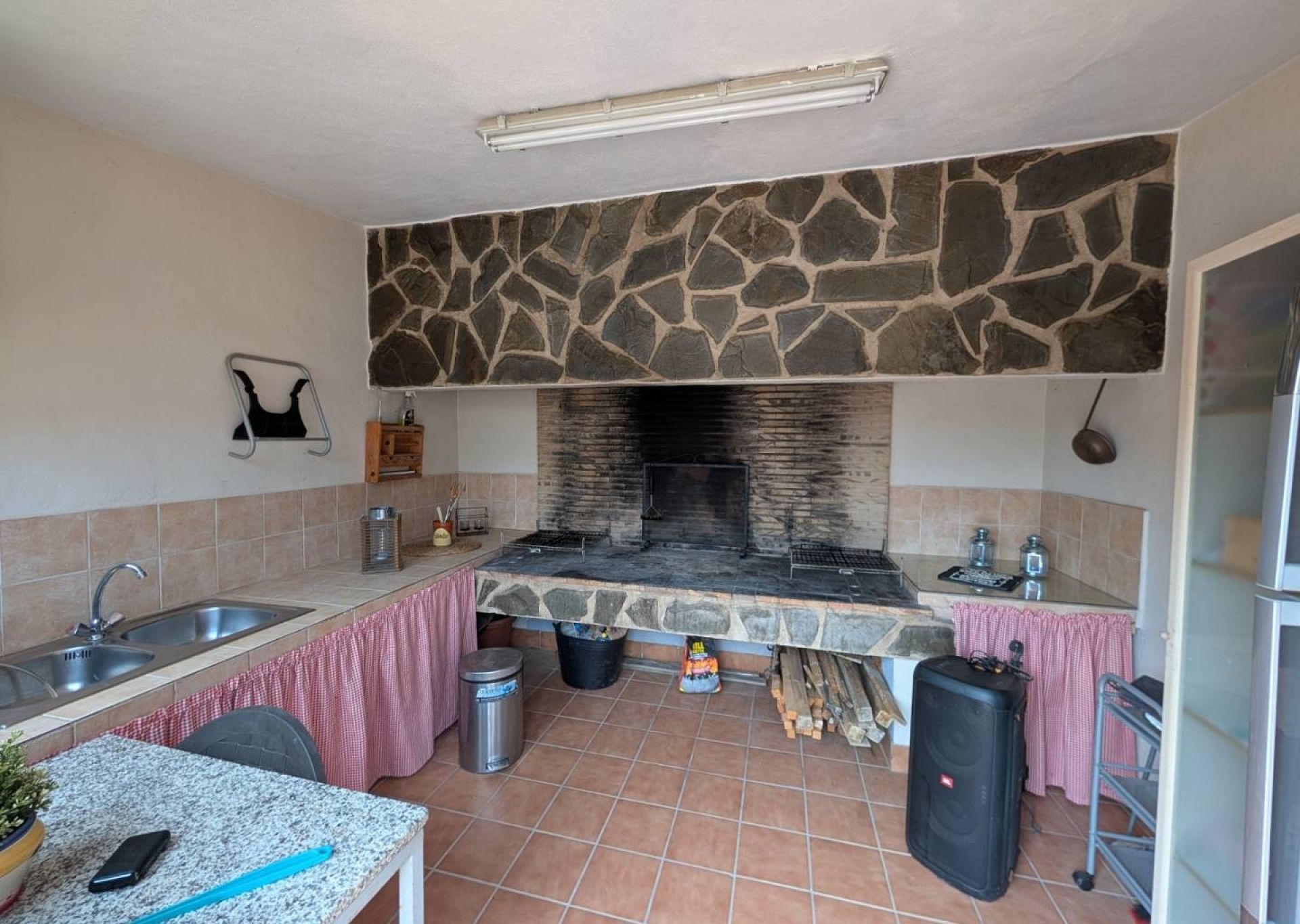 Resale - 4 Bedroom 3 Bathroom Finca in Sax -  - Alicante