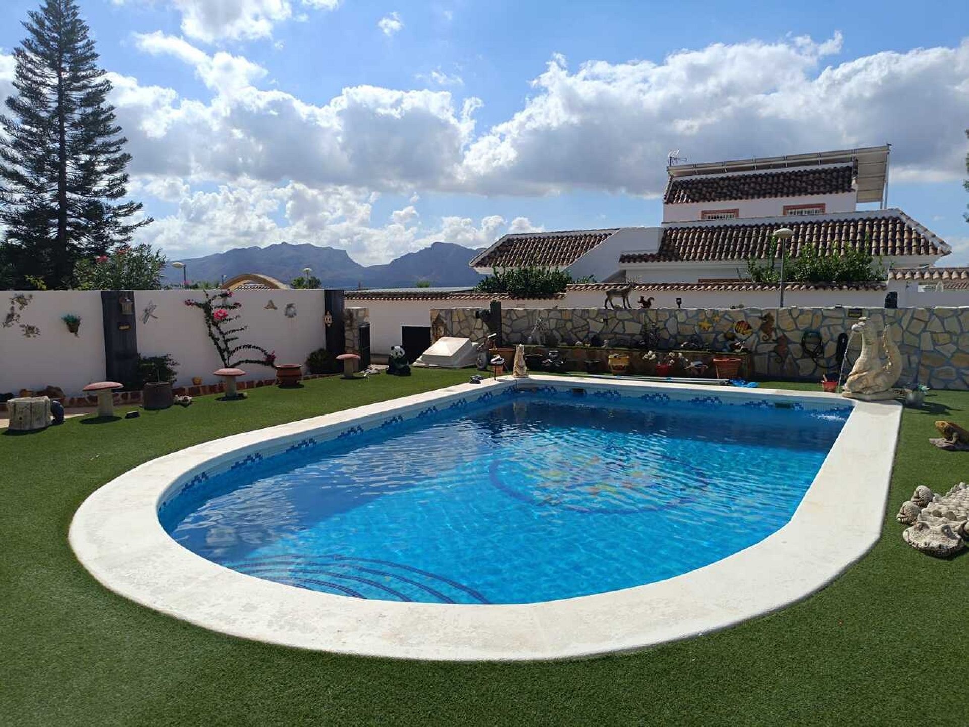Resale - 4 Bedroom 3 Bathroom Villa in Fortuna -  - Murcia