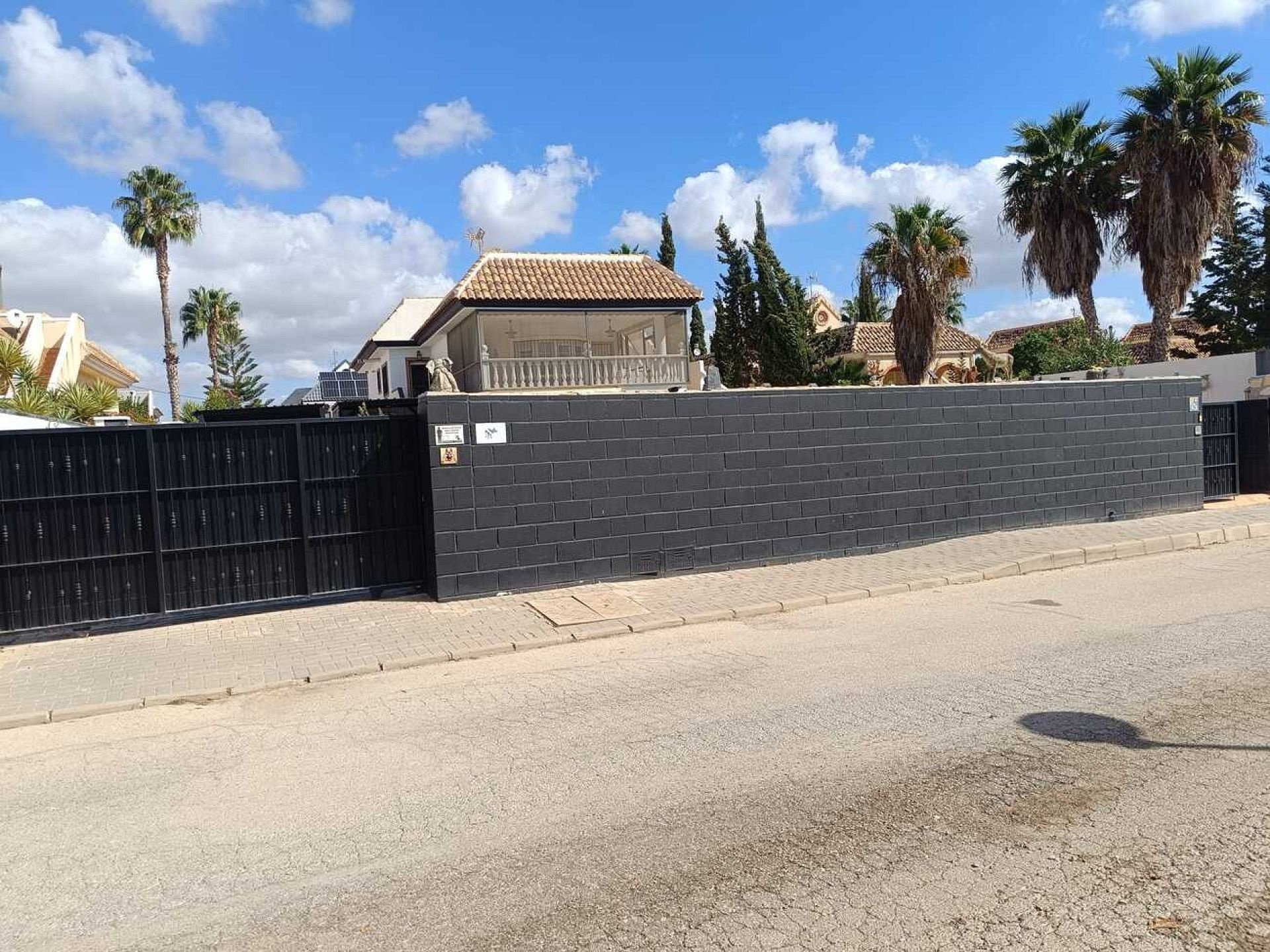 Resale - 4 Bedroom 3 Bathroom Villa in Fortuna -  - Murcia