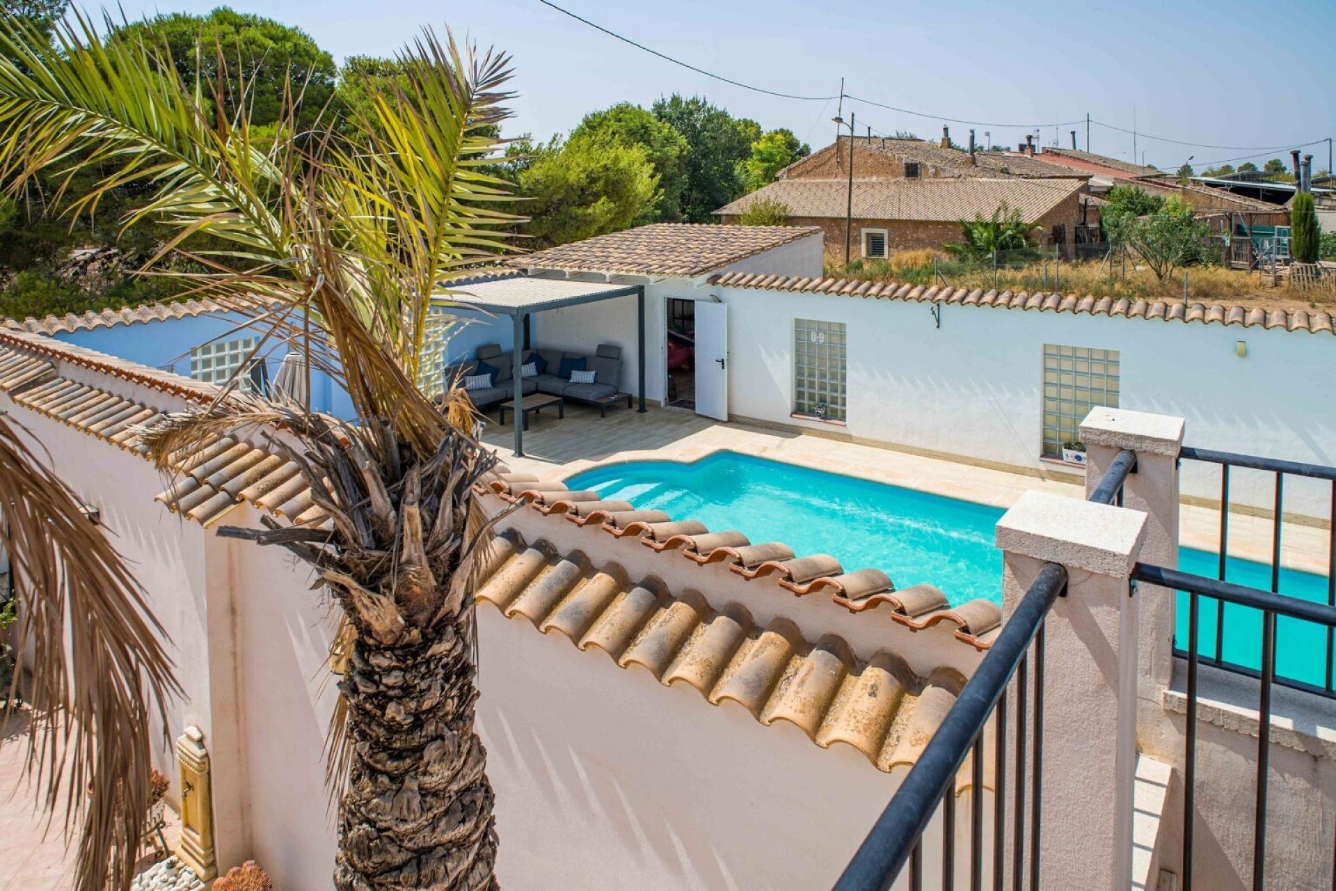 Resale - 5 Bedroom 5 Bathroom Country house in Pinoso -  - Alicante