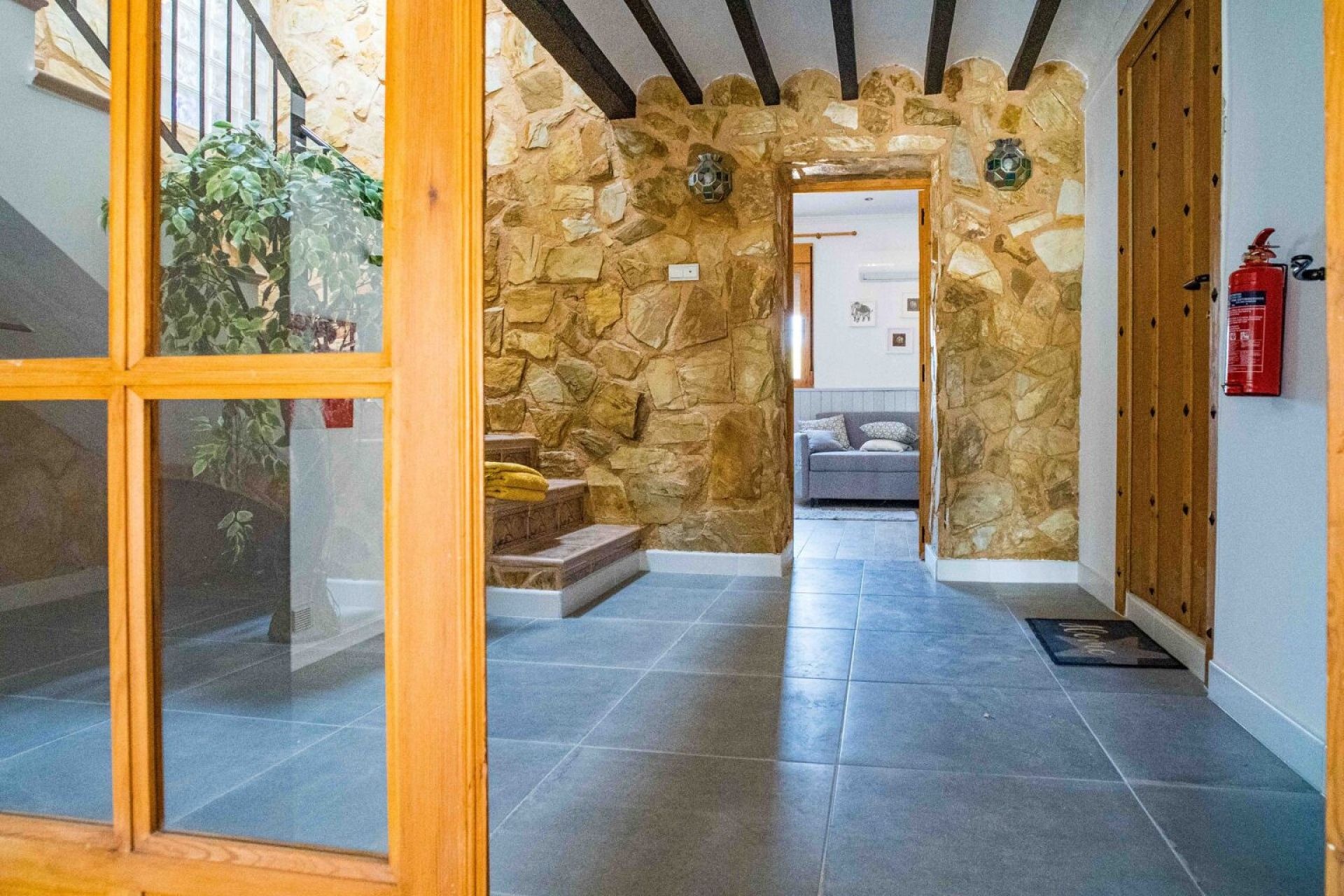 Resale - 5 Bedroom 5 Bathroom Country house in Pinoso -  - Alicante