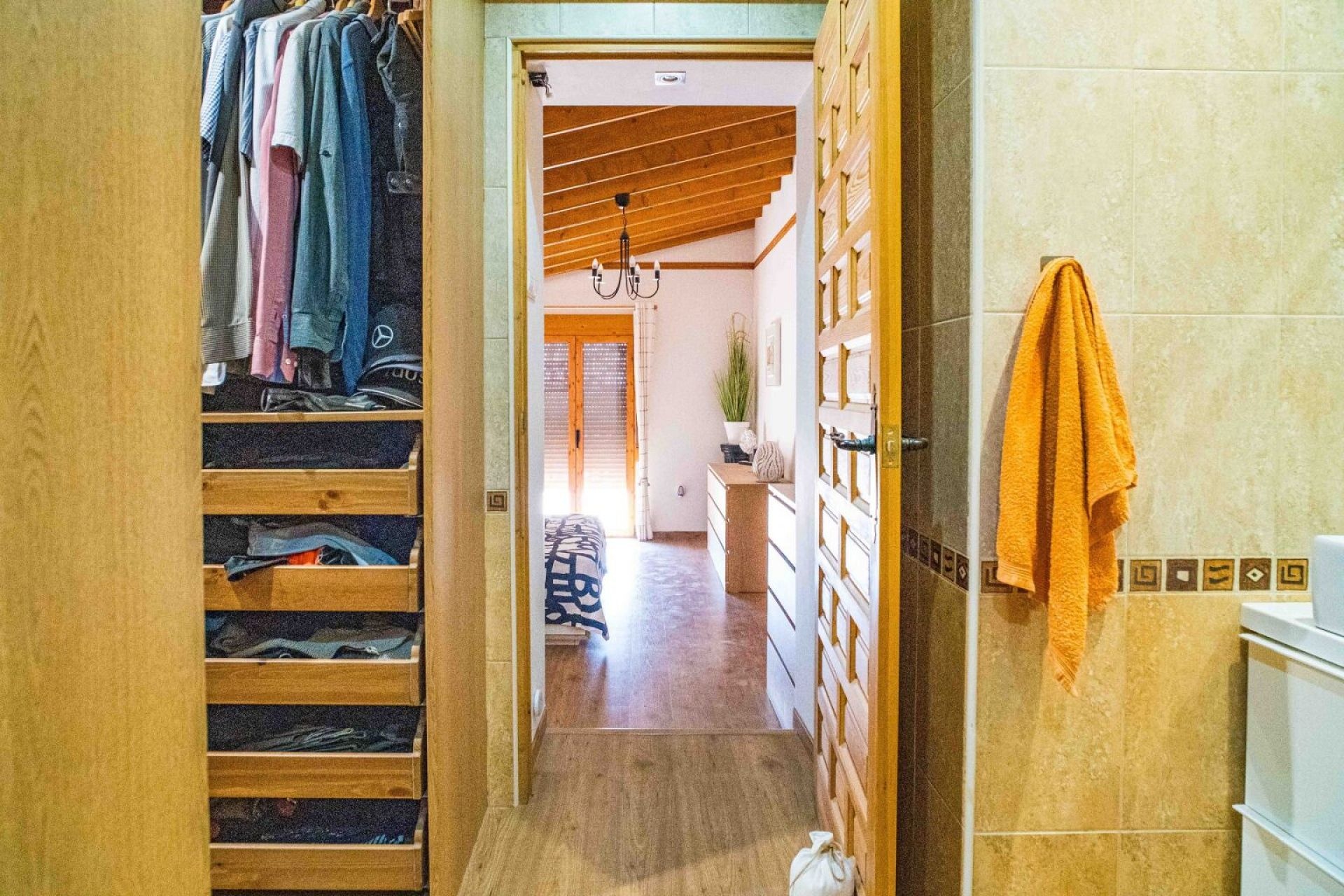 Resale - 5 Bedroom 5 Bathroom Country house in Pinoso -  - Alicante