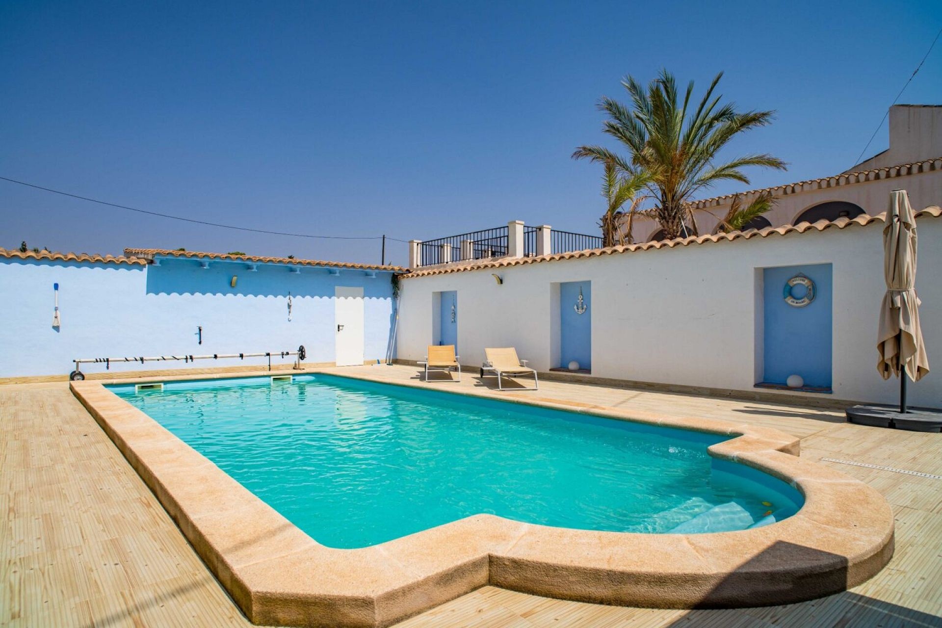 Resale - 5 Bedroom 5 Bathroom Country house in Pinoso -  - Alicante