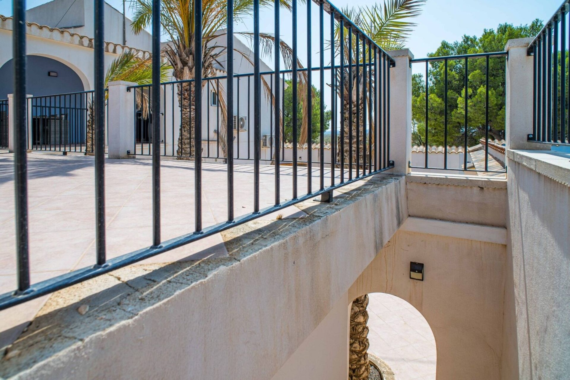 Resale - 5 Bedroom 5 Bathroom Country house in Pinoso -  - Alicante