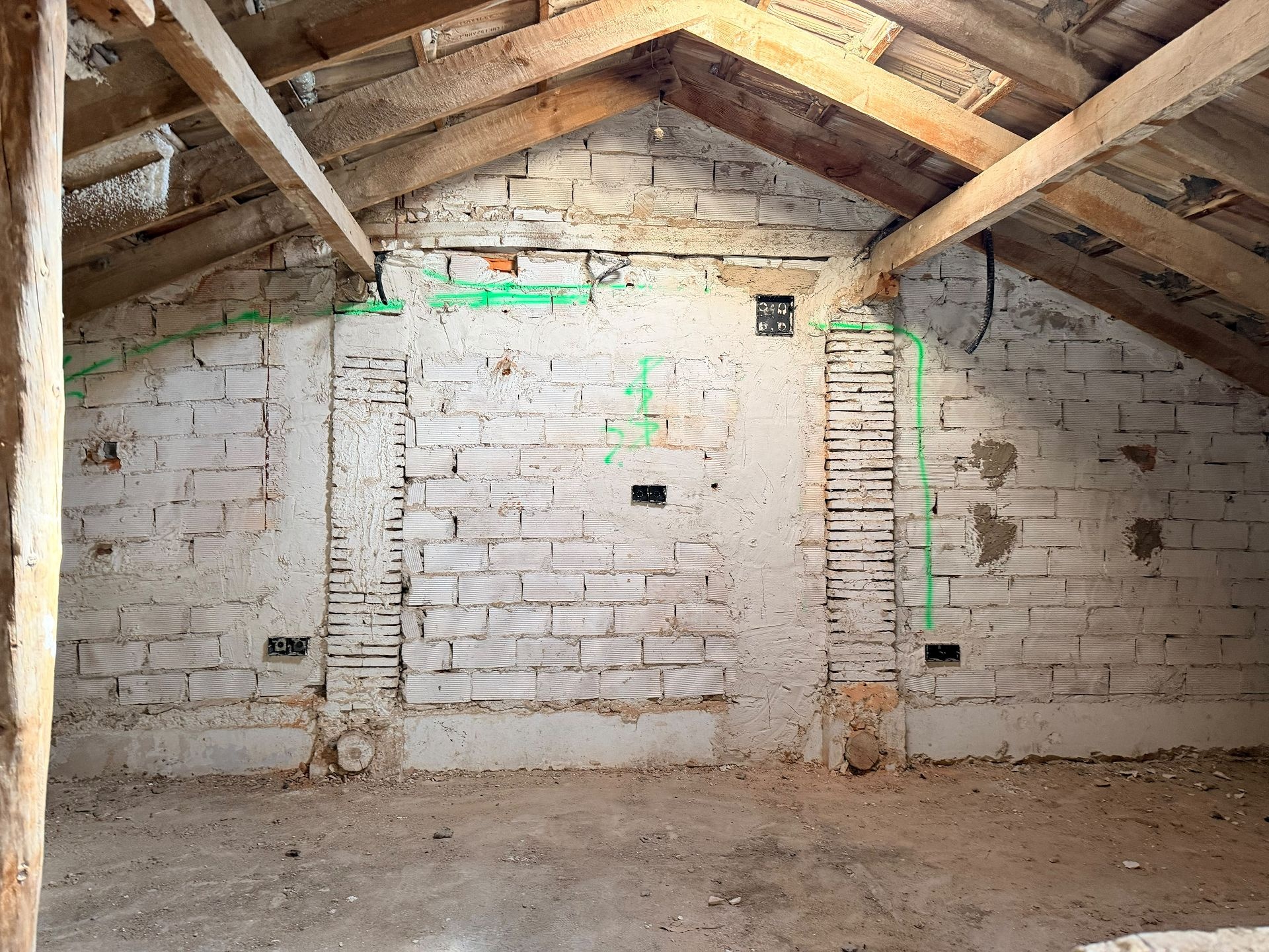Resale - 4 Bedroom 2 Bathroom Townhouse in Caudete -  - Albacete