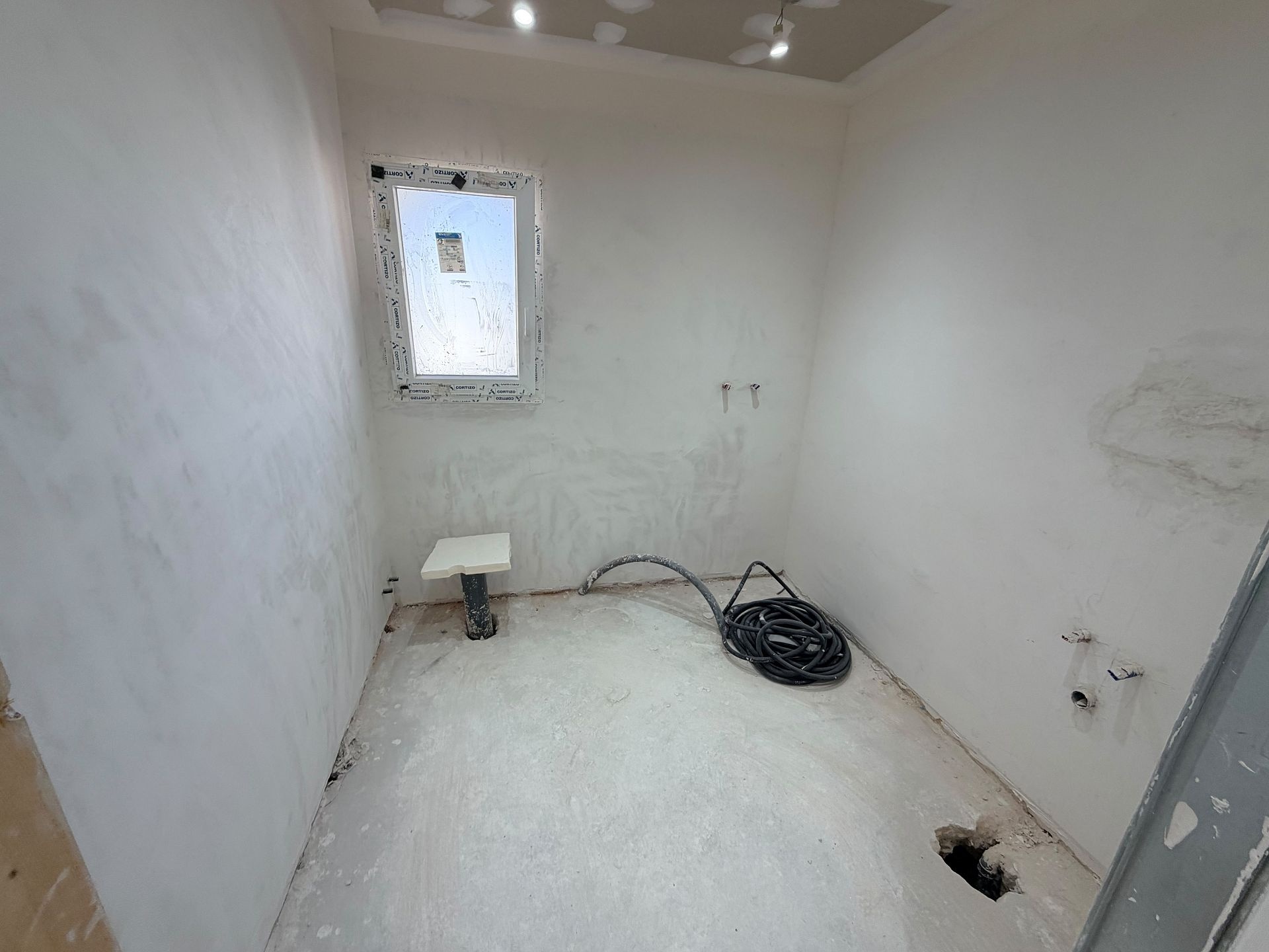 Resale - 4 Bedroom 2 Bathroom Townhouse in Caudete -  - Albacete