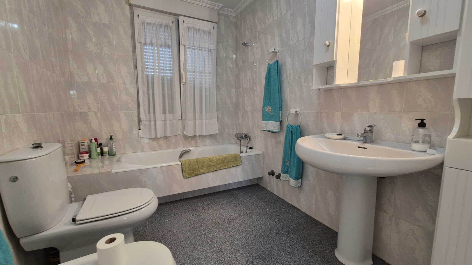 Resale - 7 Bedroom 3 Bathroom Villa in Orihuela - Costa Blanca Sur  - Alicante