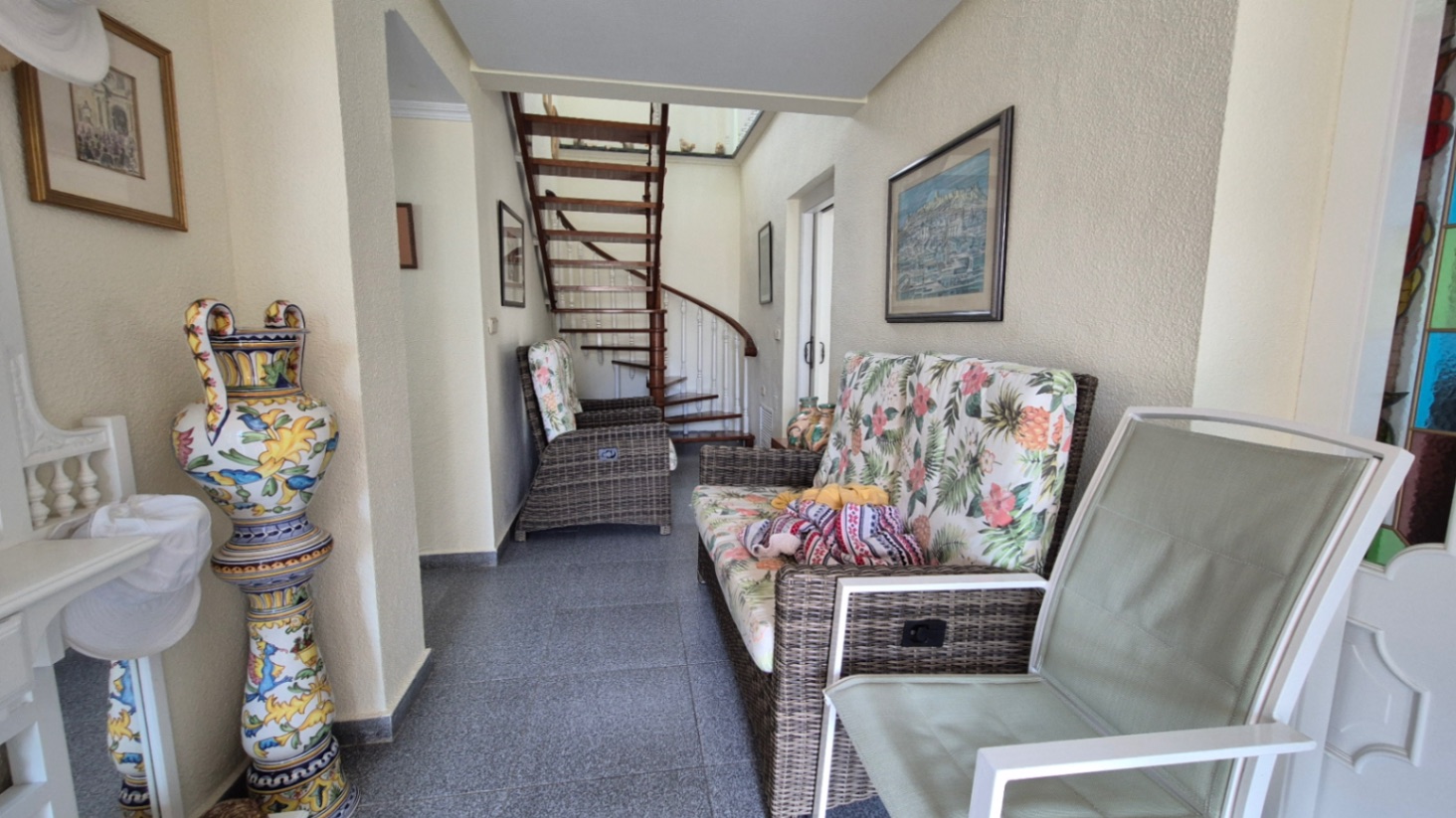 Resale - 7 Bedroom 3 Bathroom Villa in Orihuela - Costa Blanca Sur  - Alicante