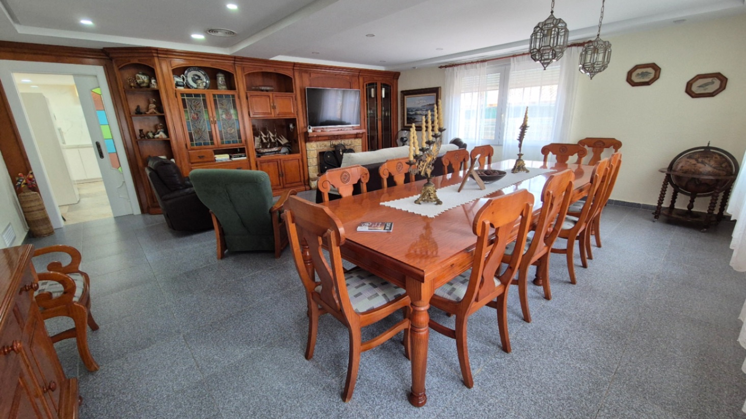 Resale - 7 Bedroom 3 Bathroom Villa in Orihuela - Costa Blanca Sur  - Alicante