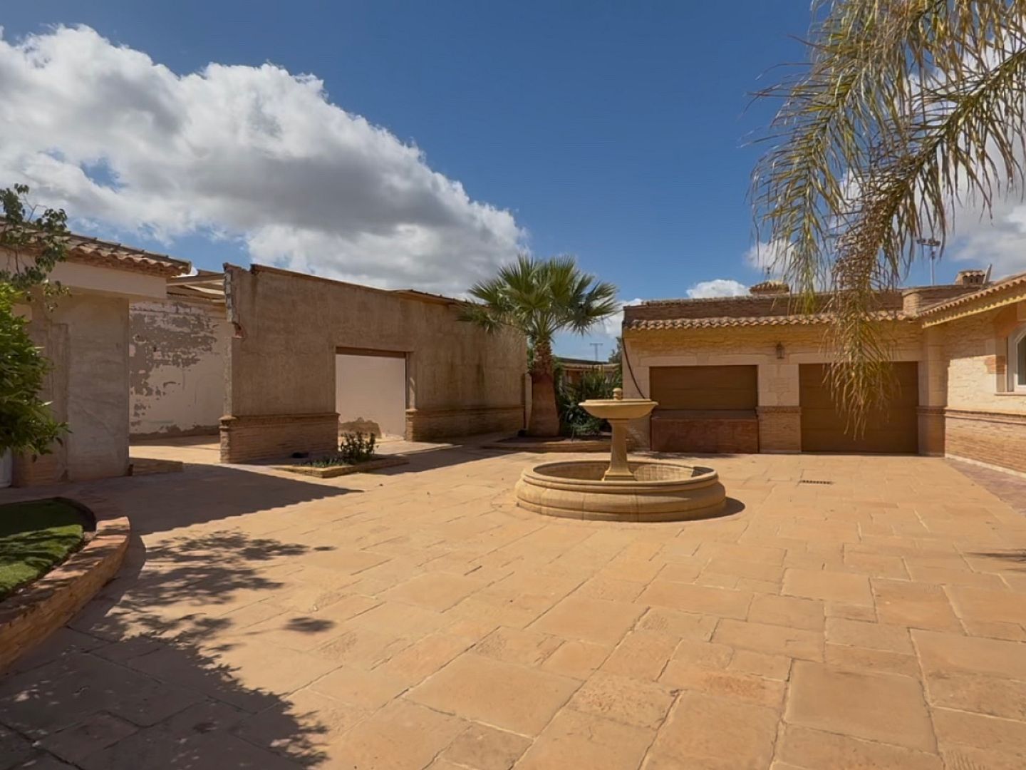 6 Bedroom 5 Bathroom Villa in Cartagena
