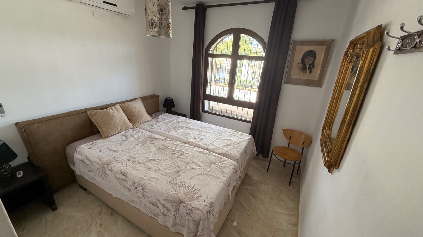 Resale - 4 Bedroom 2 Bathroom Villa in Orihuela - Costa Blanca Sur  - Alicante