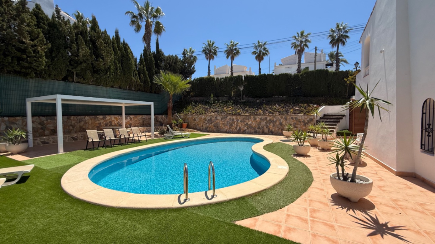 Resale - 4 Bedroom 2 Bathroom Villa in Orihuela - Costa Blanca Sur  - Alicante