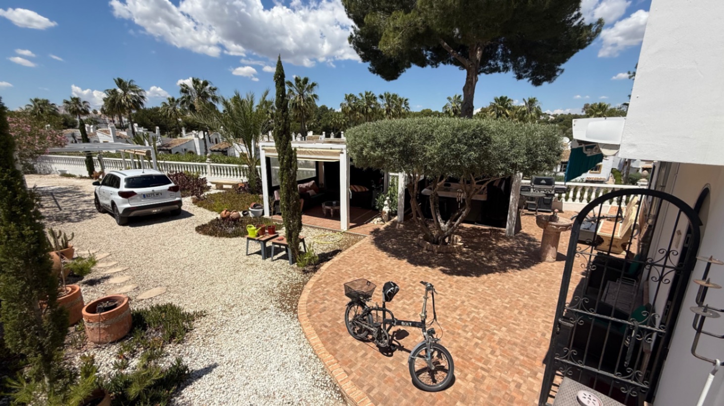 Resale - 4 Bedroom 2 Bathroom Villa in Orihuela - Costa Blanca Sur  - Alicante