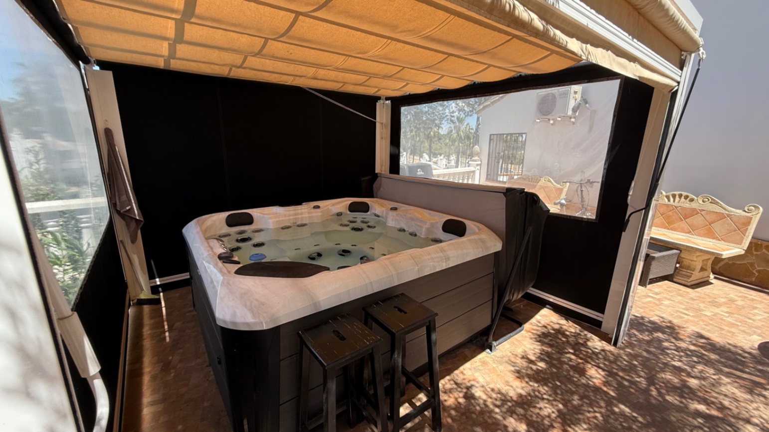 Resale - 4 Bedroom 2 Bathroom Villa in Orihuela - Costa Blanca Sur  - Alicante