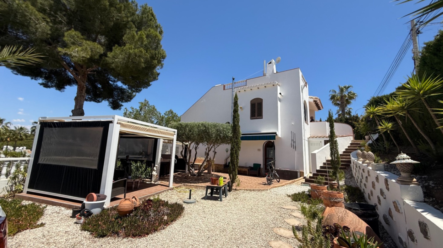 Resale - 4 Bedroom 2 Bathroom Villa in Orihuela - Costa Blanca Sur  - Alicante
