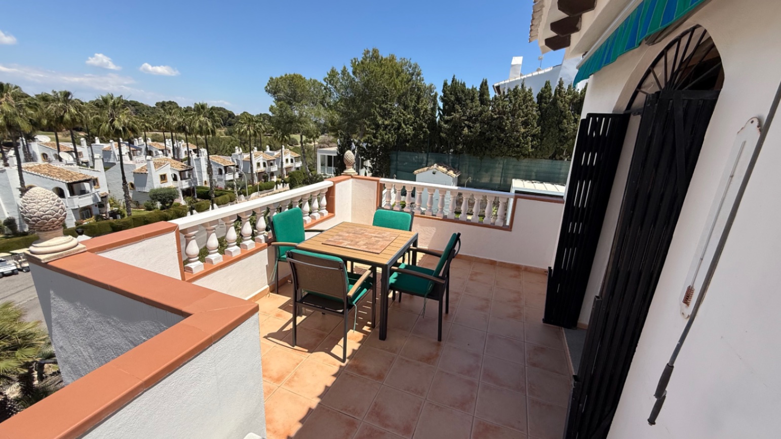 Resale - 4 Bedroom 2 Bathroom Villa in Orihuela - Costa Blanca Sur  - Alicante