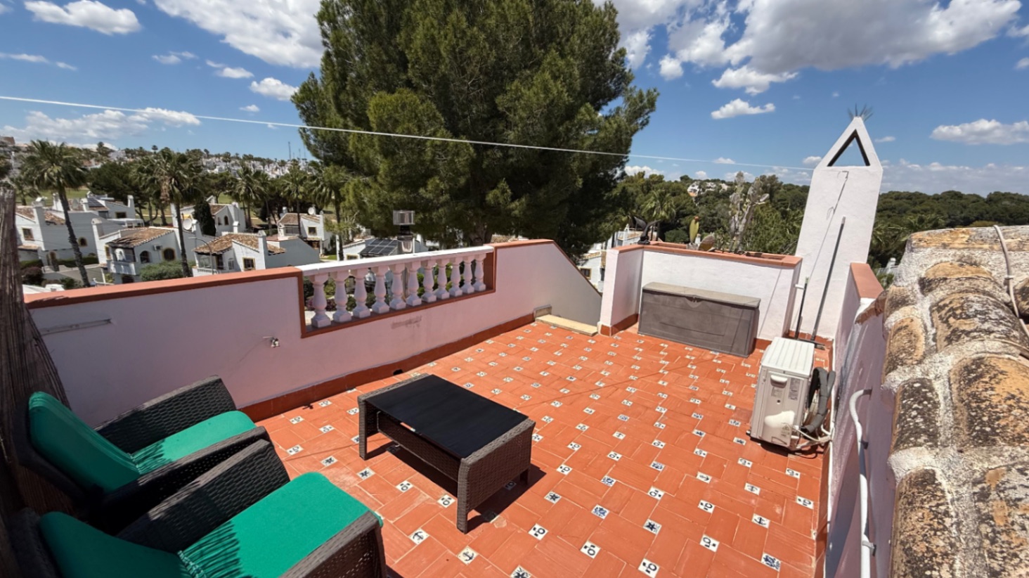 Resale - 4 Bedroom 2 Bathroom Villa in Orihuela - Costa Blanca Sur  - Alicante
