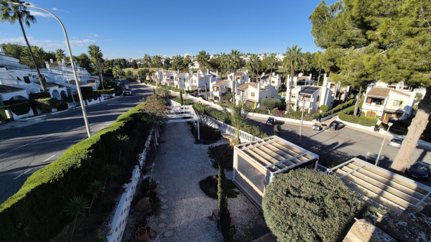 Resale - 4 Bedroom 2 Bathroom Villa in Orihuela - Costa Blanca Sur  - Alicante