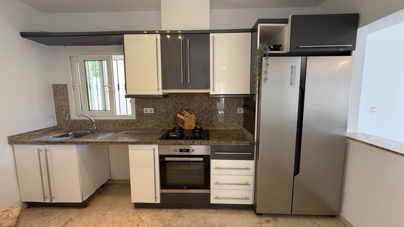 Resale - 4 Bedroom 2 Bathroom Villa in Orihuela Costa - Campos de Golf  - Alicante