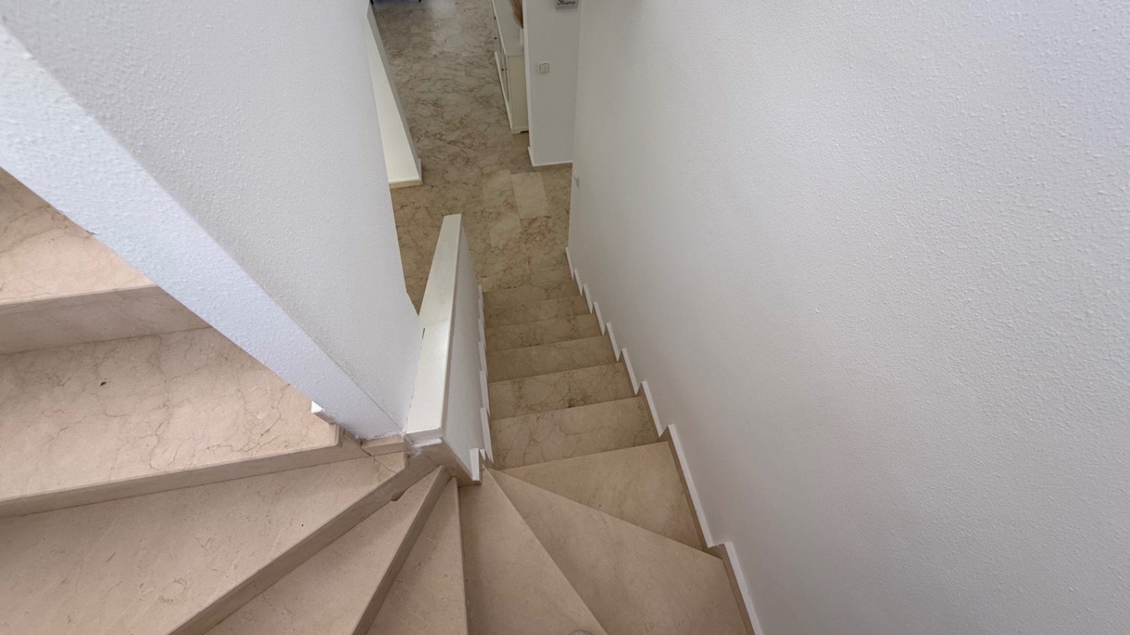 Resale - 4 Bedroom 2 Bathroom Villa in Orihuela Costa - Campos de Golf  - Alicante