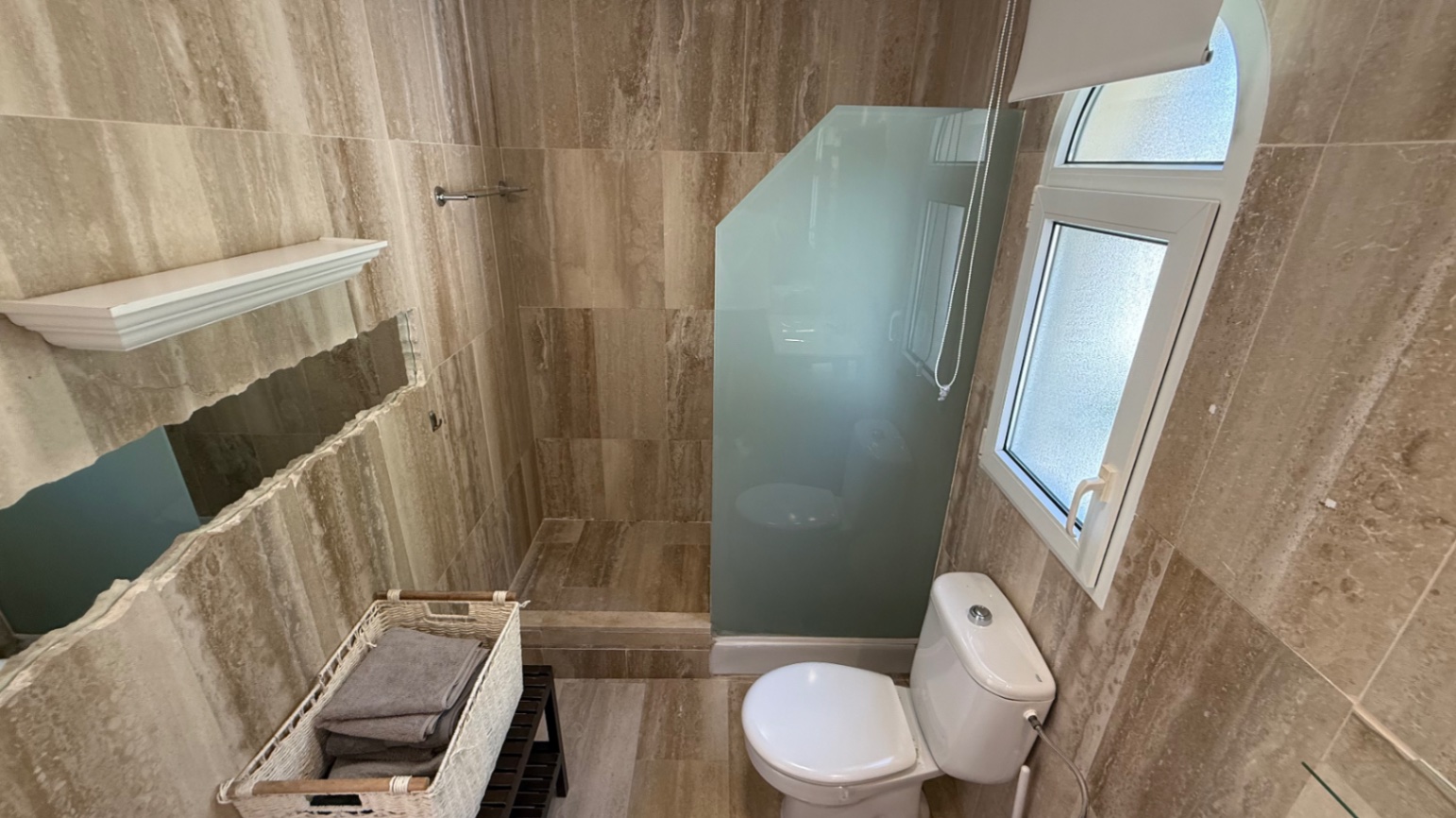 Resale - 4 Bedroom 2 Bathroom Villa in Orihuela Costa - Campos de Golf  - Alicante