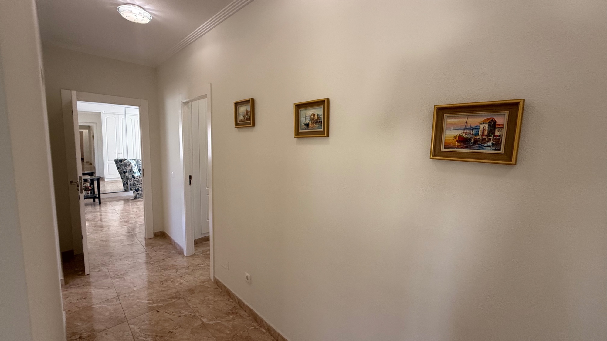 Resale - 7 Bedroom 4 Bathroom Villa in Torrevieja - Costa Blanca Sur  - Alicante