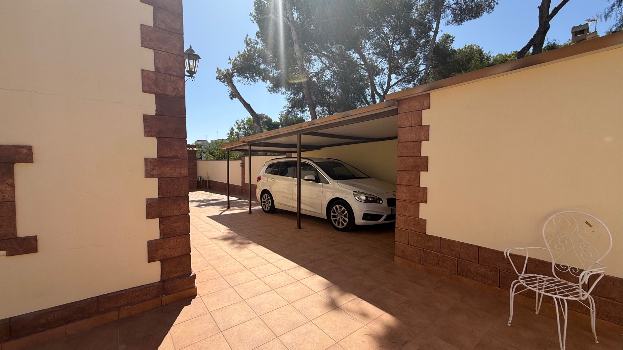 Resale - 7 Bedroom 4 Bathroom Villa in Torrevieja - Costa Blanca Sur  - Alicante