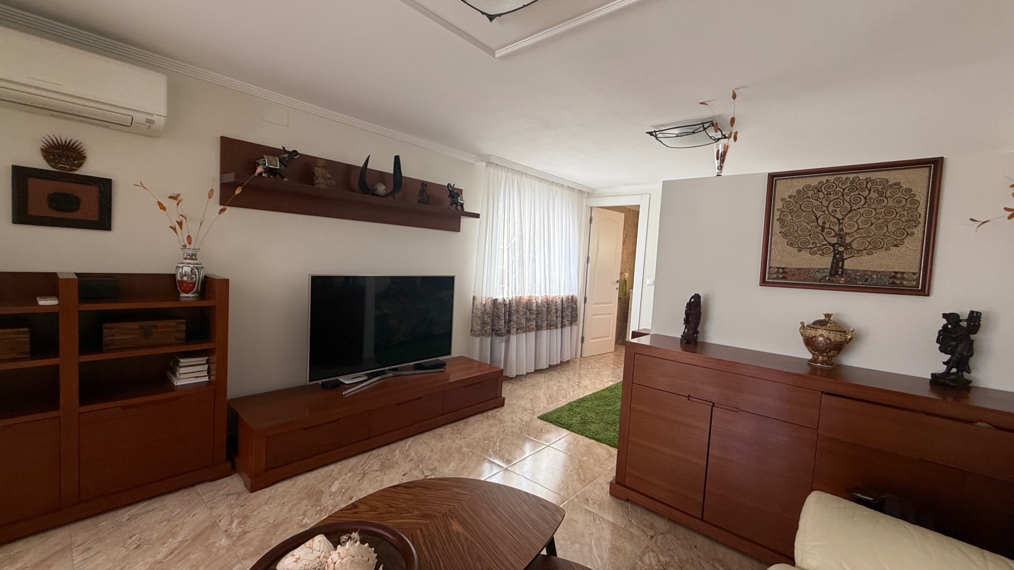 Resale - 7 Bedroom 4 Bathroom Villa in Torrevieja - Costa Blanca Sur  - Alicante