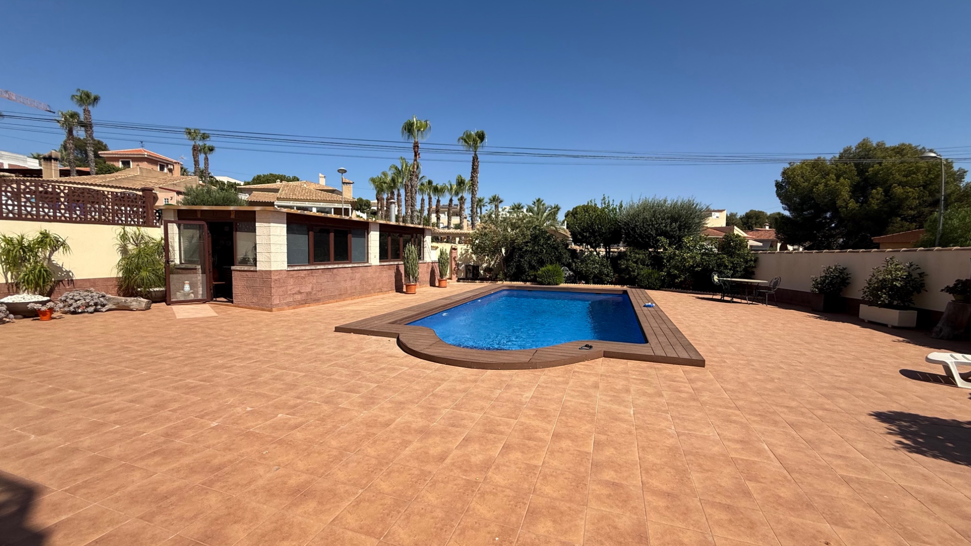 Resale - 7 Bedroom 4 Bathroom Villa in Torrevieja - Costa Blanca Sur  - Alicante