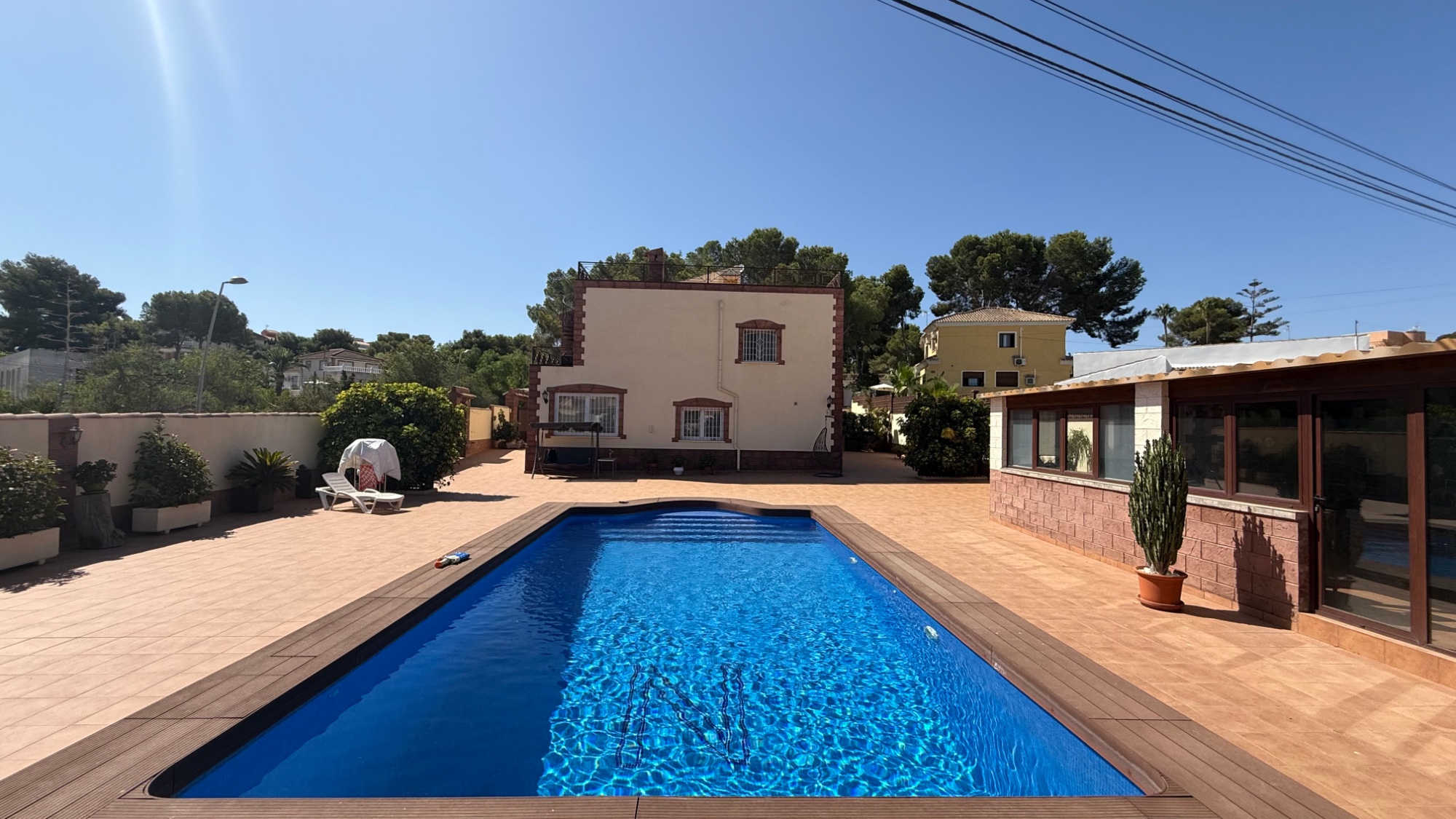 Resale - 7 Bedroom 4 Bathroom Villa in Torrevieja - Costa Blanca Sur  - Alicante