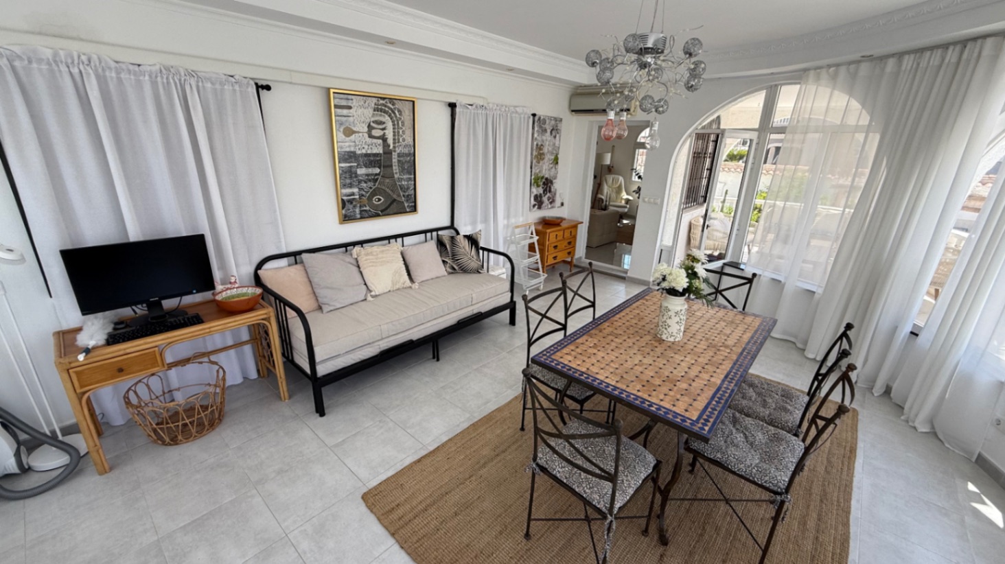 Resale - 3 Bedroom 3 Bathroom Villa in Torrevieja - Costa Blanca Sur  - Alicante