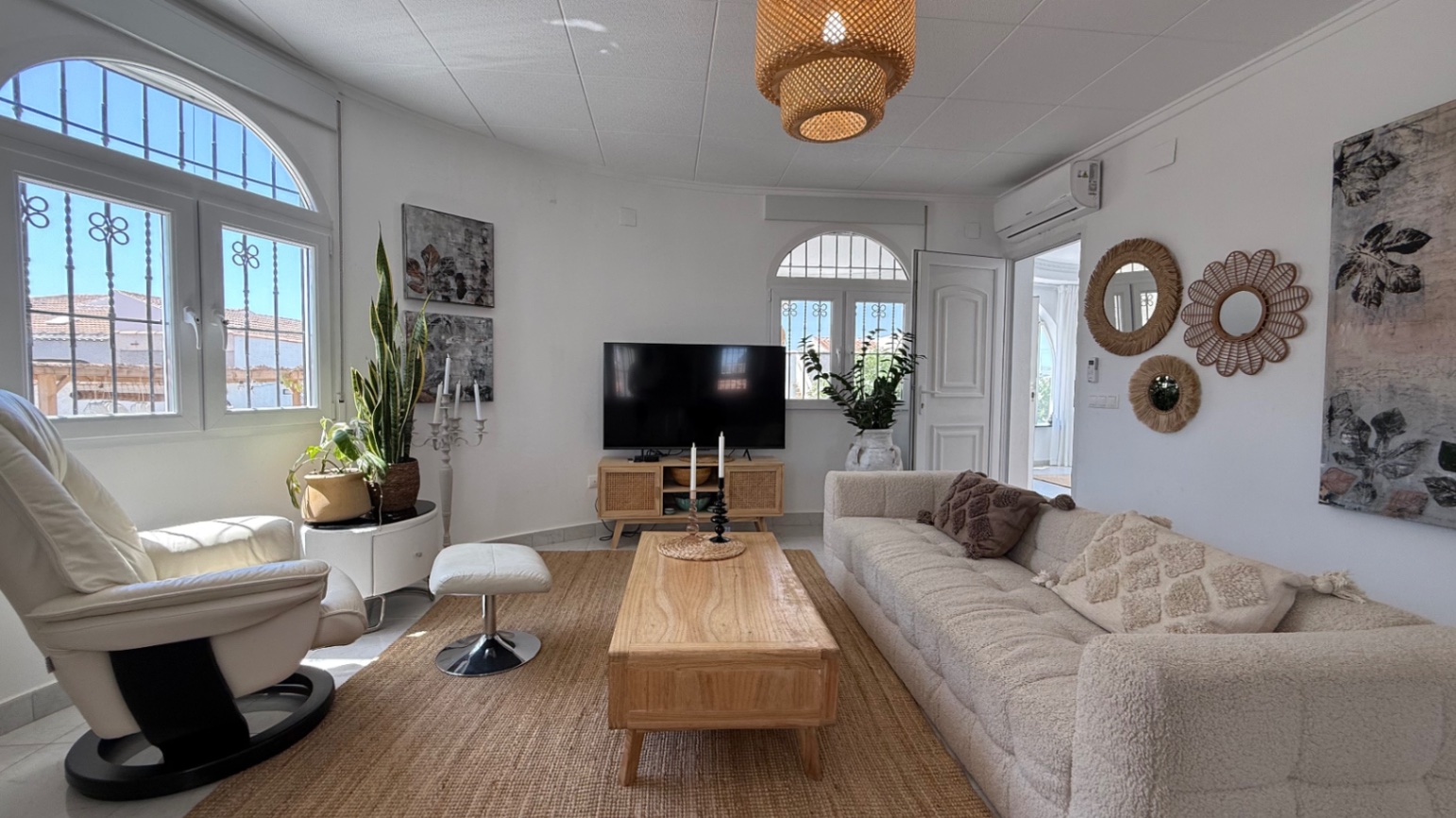 Resale - 3 Bedroom 3 Bathroom Villa in Torrevieja - Costa Blanca Sur  - Alicante