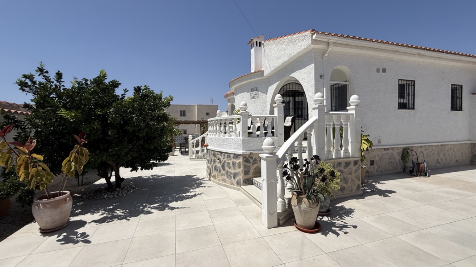 Resale - 3 Bedroom 3 Bathroom Villa in Torrevieja - Costa Blanca Sur  - Alicante