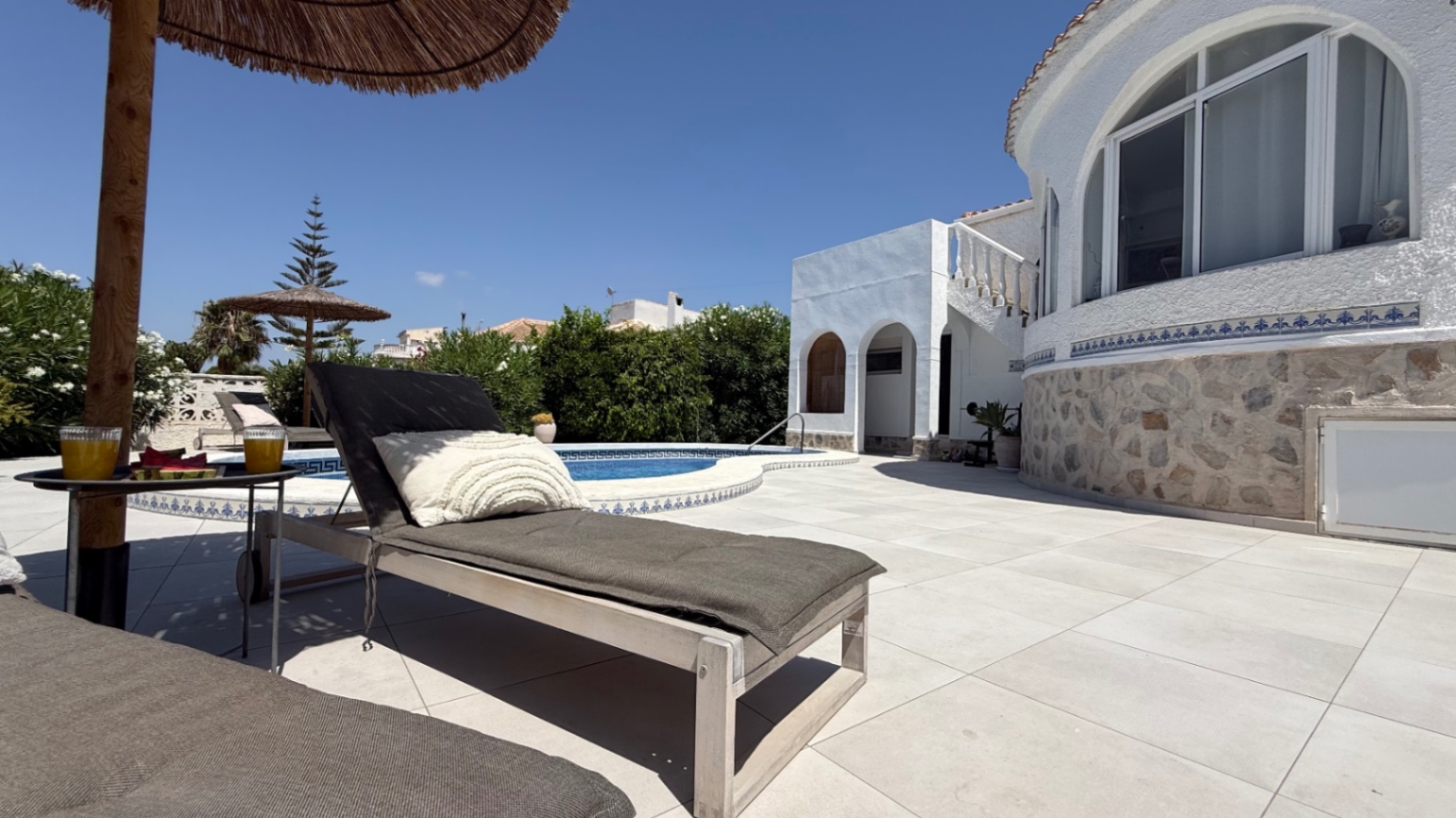 Resale - 3 Bedroom 3 Bathroom Villa in Torrevieja - Costa Blanca Sur  - Alicante