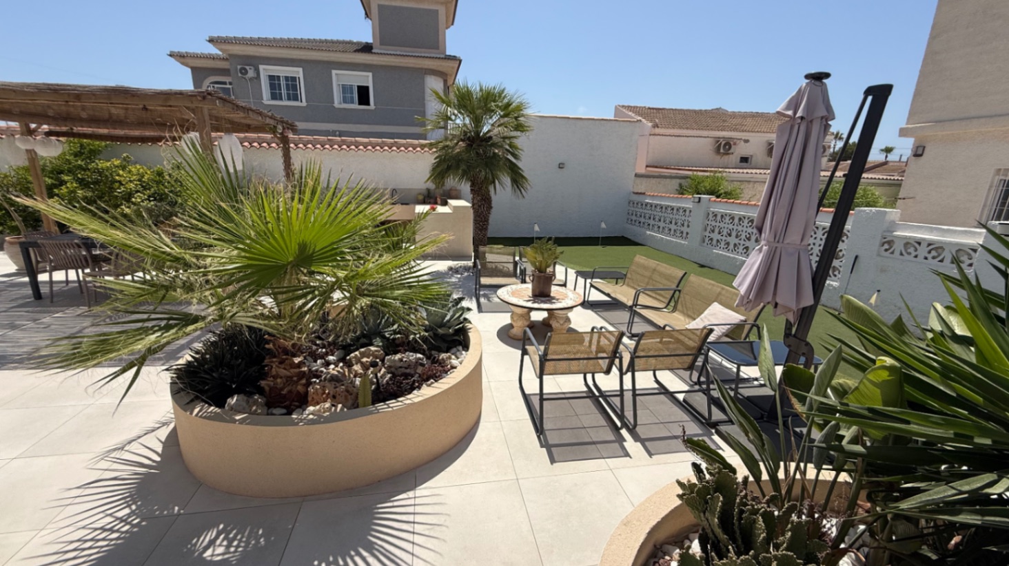 Resale - 3 Bedroom 3 Bathroom Villa in Torrevieja - Costa Blanca Sur  - Alicante