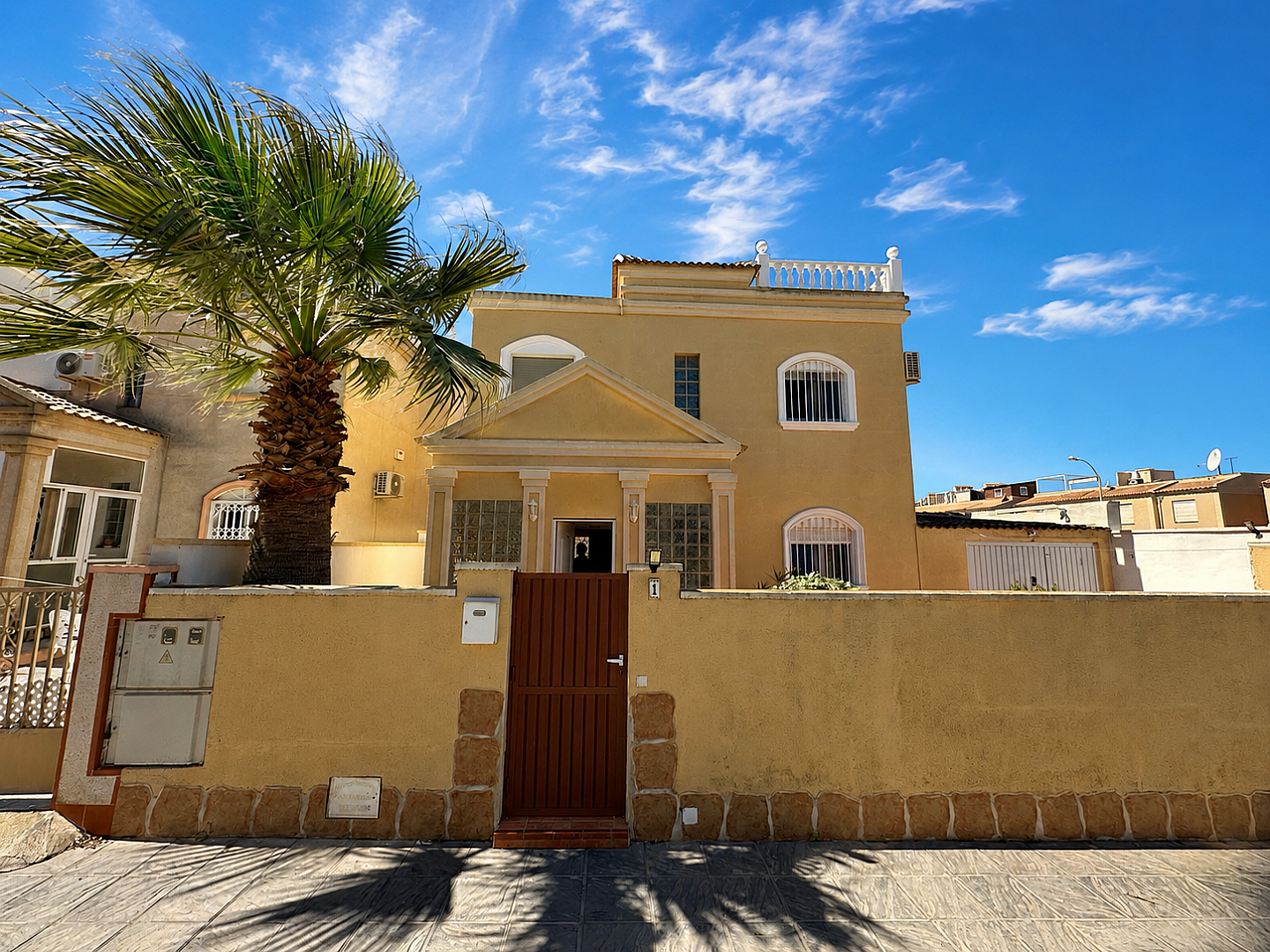 3 Bedroom 2 Bathroom Villa in Torrevieja