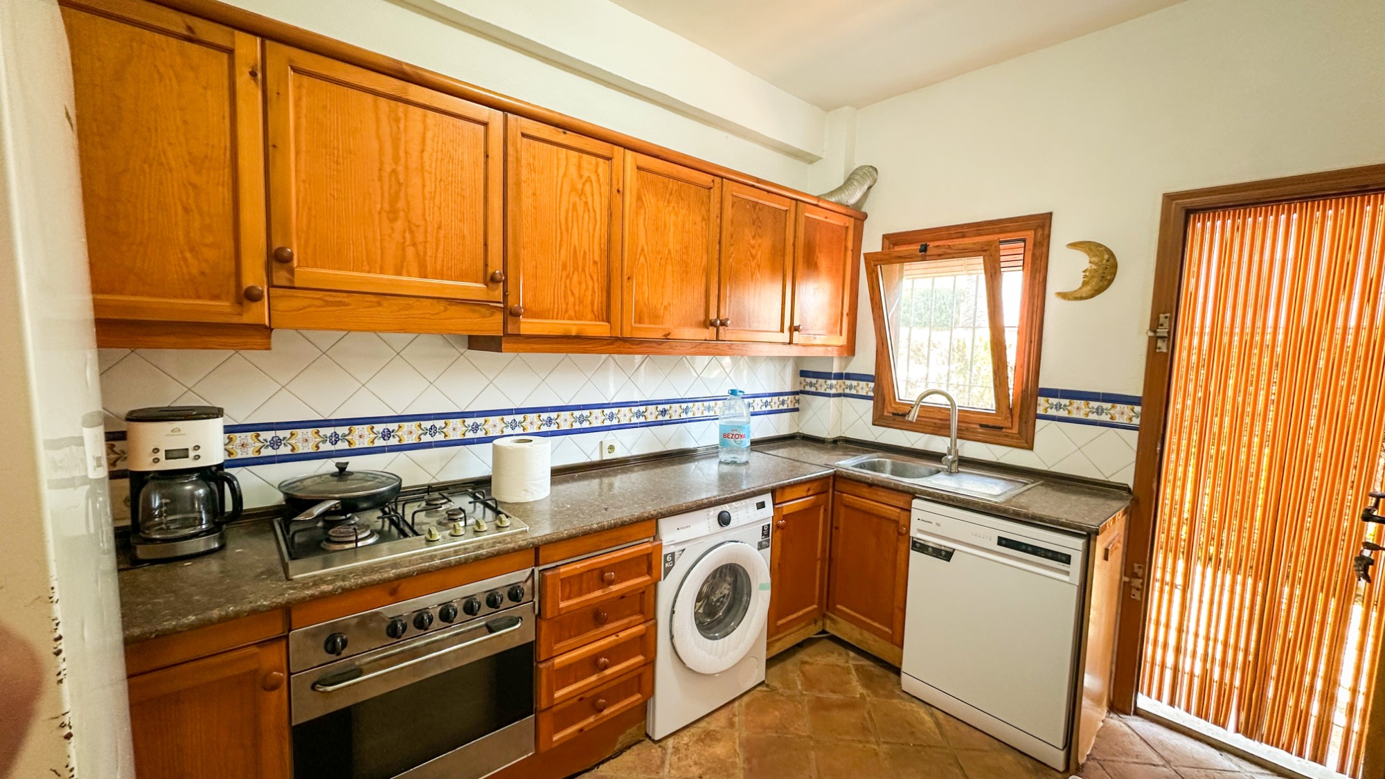Resale - 4 Bedroom 2 Bathroom Villa in Cabo Roig - Cabo Roig  - Alicante