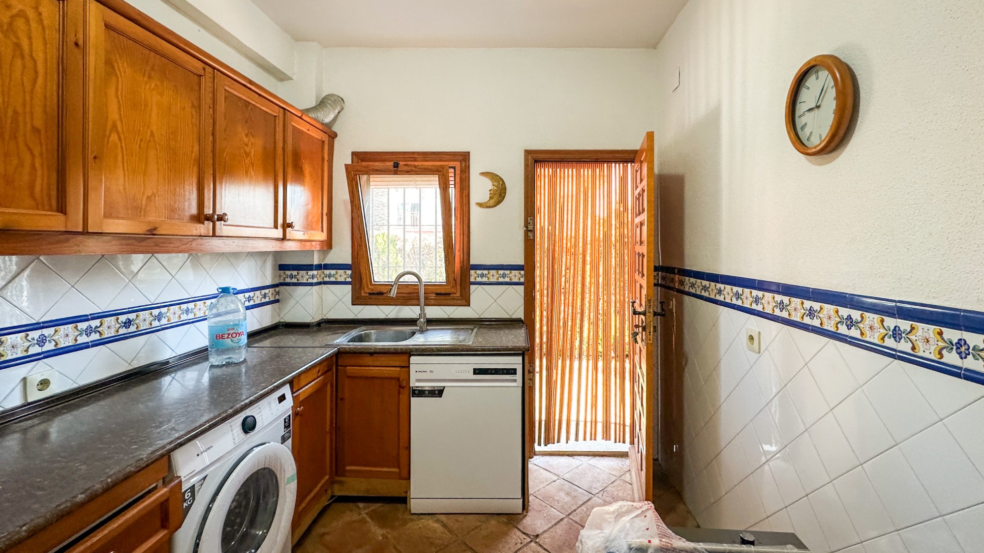 Resale - 4 Bedroom 2 Bathroom Villa in Cabo Roig - Cabo Roig  - Alicante