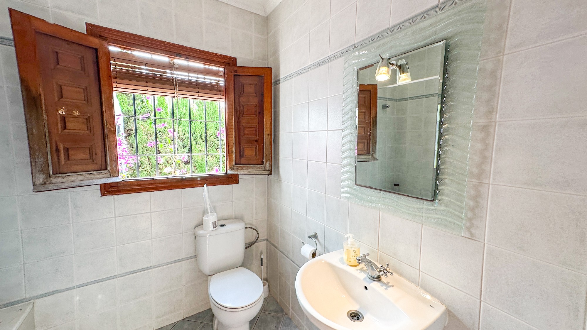 Resale - 4 Bedroom 2 Bathroom Villa in Cabo Roig - Cabo Roig  - Alicante