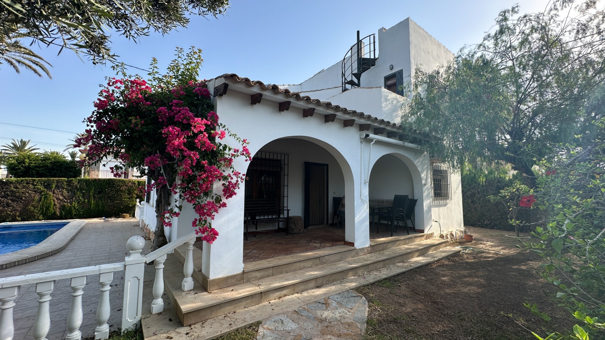 Resale - 4 Bedroom 2 Bathroom Villa in Cabo Roig - Cabo Roig  - Alicante