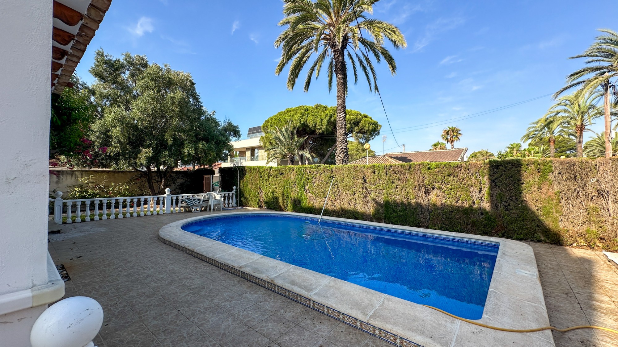 Resale - 4 Bedroom 2 Bathroom Villa in Cabo Roig - Cabo Roig  - Alicante