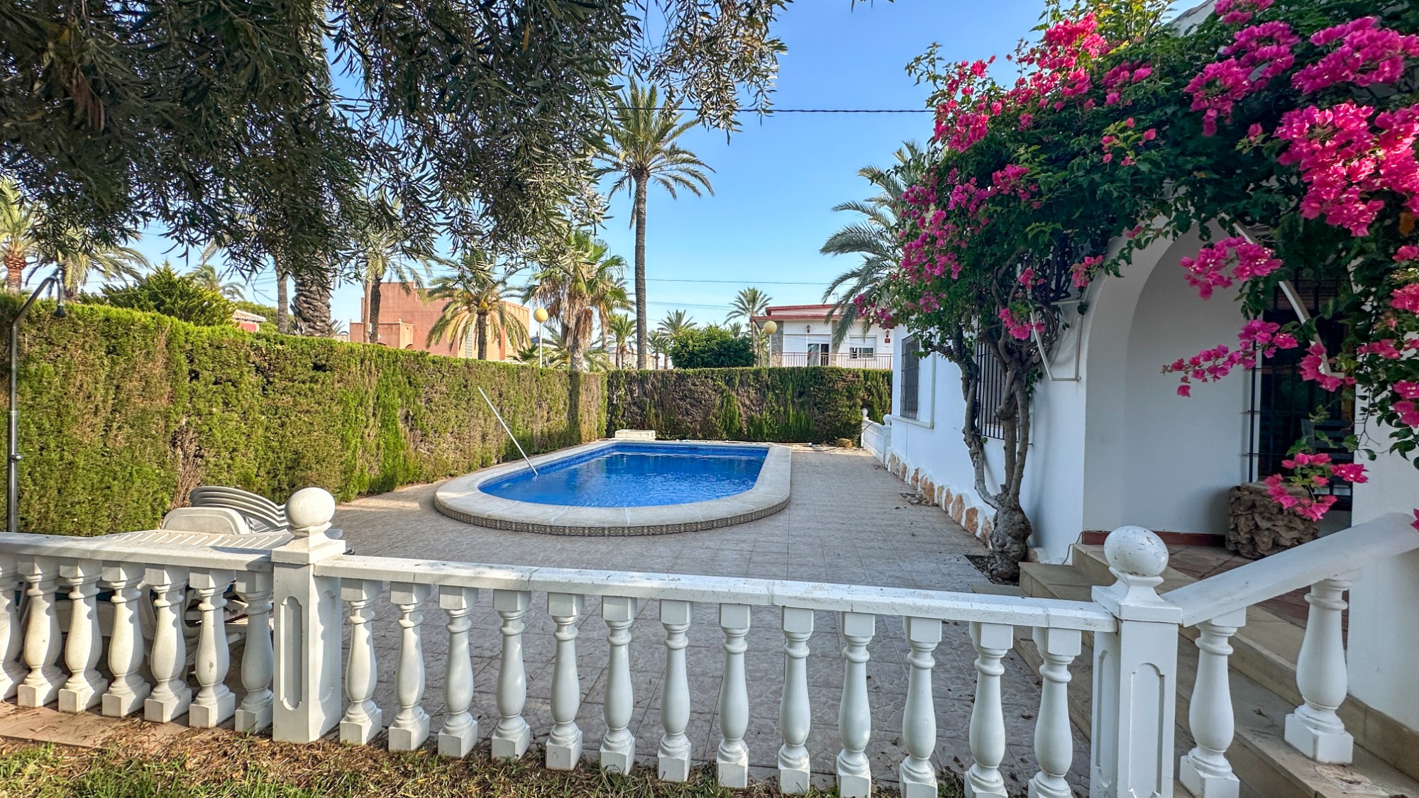 Resale - 4 Bedroom 2 Bathroom Villa in Cabo Roig - Cabo Roig  - Alicante