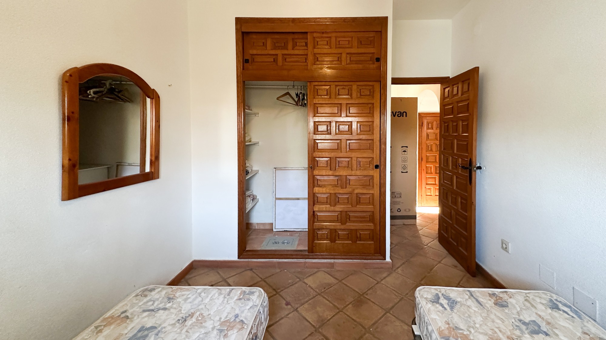 Resale - 4 Bedroom 2 Bathroom Villa in Cabo Roig - Cabo Roig  - Alicante