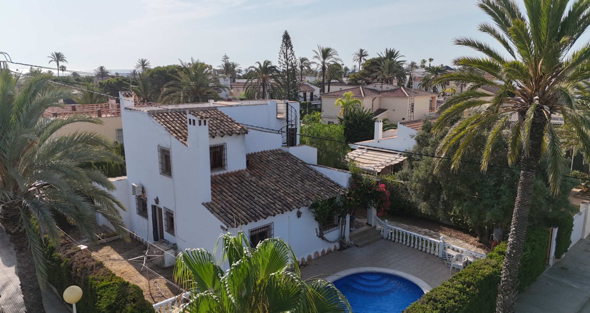 Resale - 4 Bedroom 2 Bathroom Villa in Cabo Roig - Cabo Roig  - Alicante