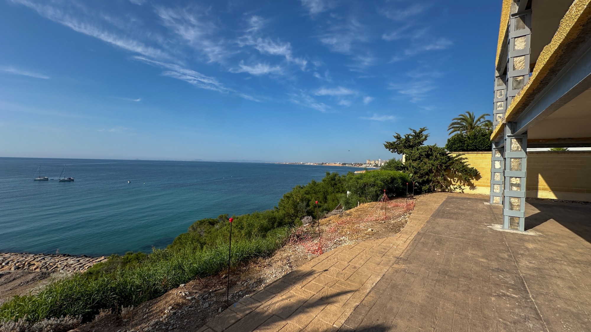 Resale - 5 Bedroom 3 Bathroom Villa in Cabo Roig - Cabo Roig  - Alicante