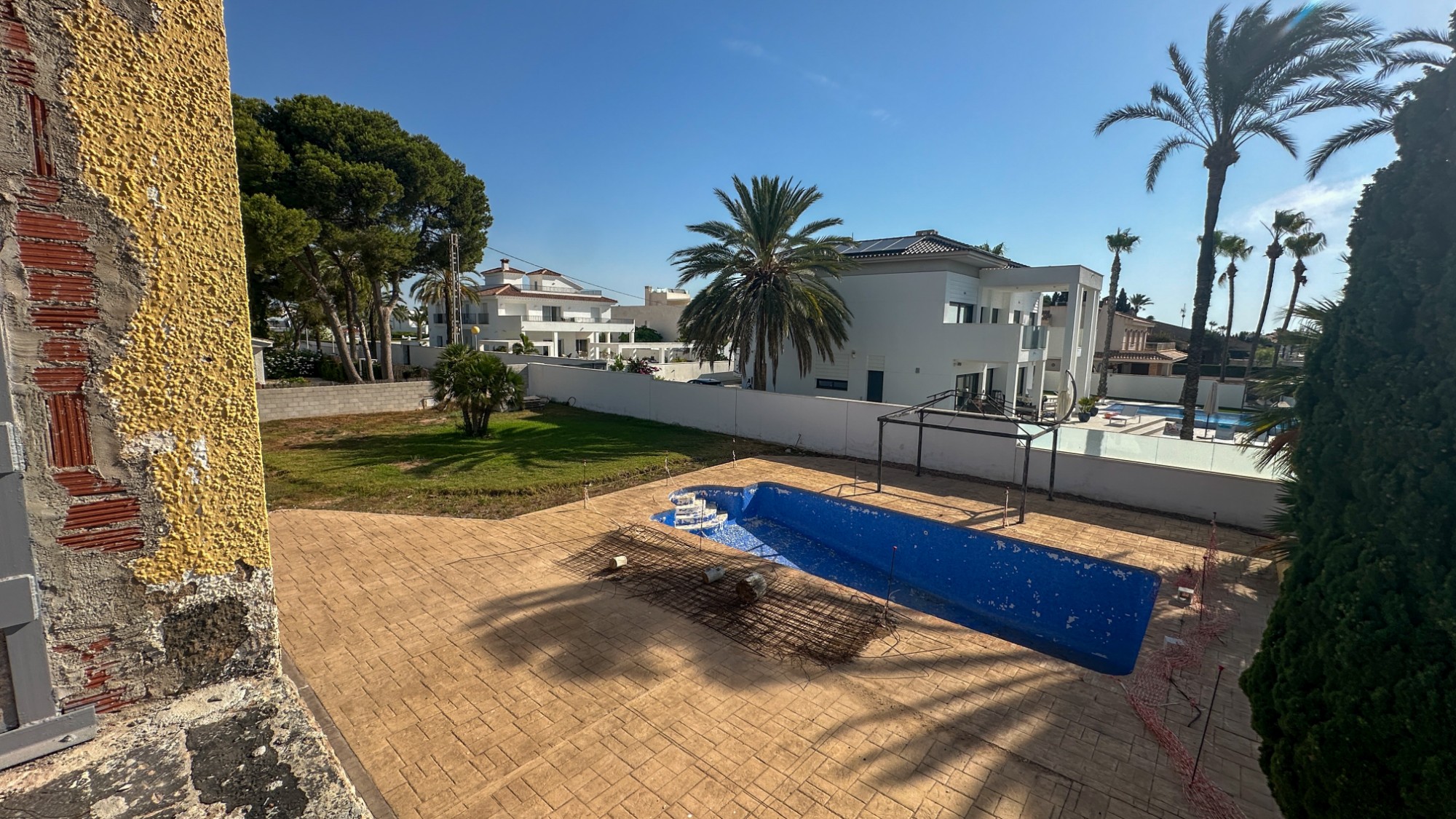 Resale - 5 Bedroom 3 Bathroom Villa in Cabo Roig - Cabo Roig  - Alicante