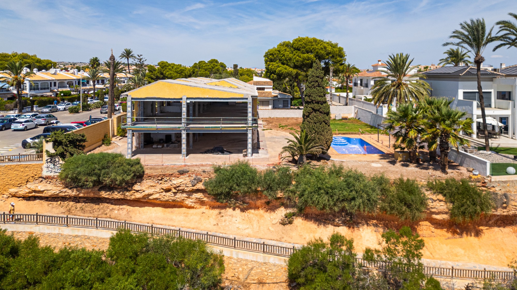 Resale - 5 Bedroom 3 Bathroom Villa in Cabo Roig - Cabo Roig  - Alicante