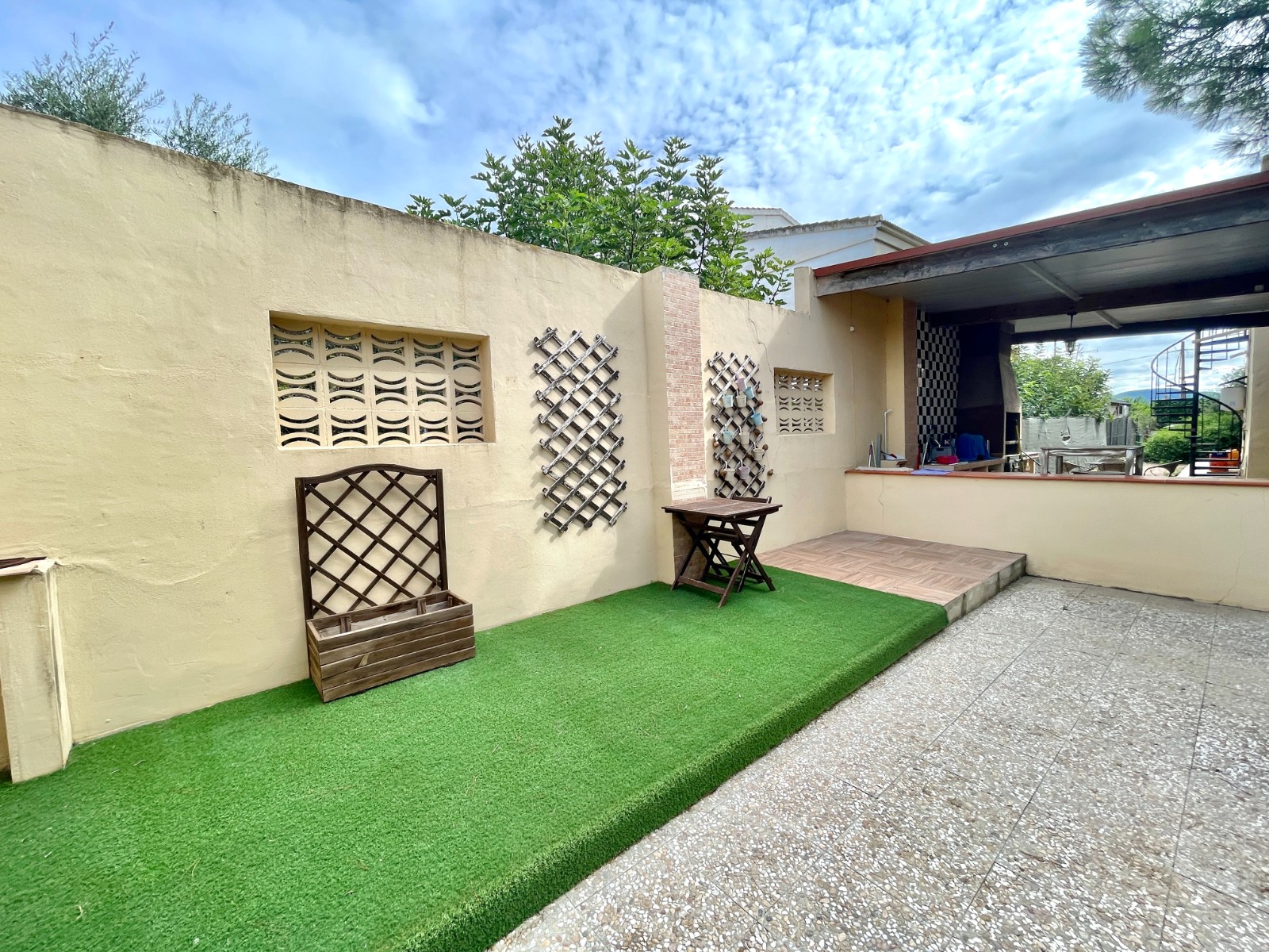 Resale - 3 Bedroom 2 Bathroom Finca / Country Property in Orihuela - Orihuela  - Alicante