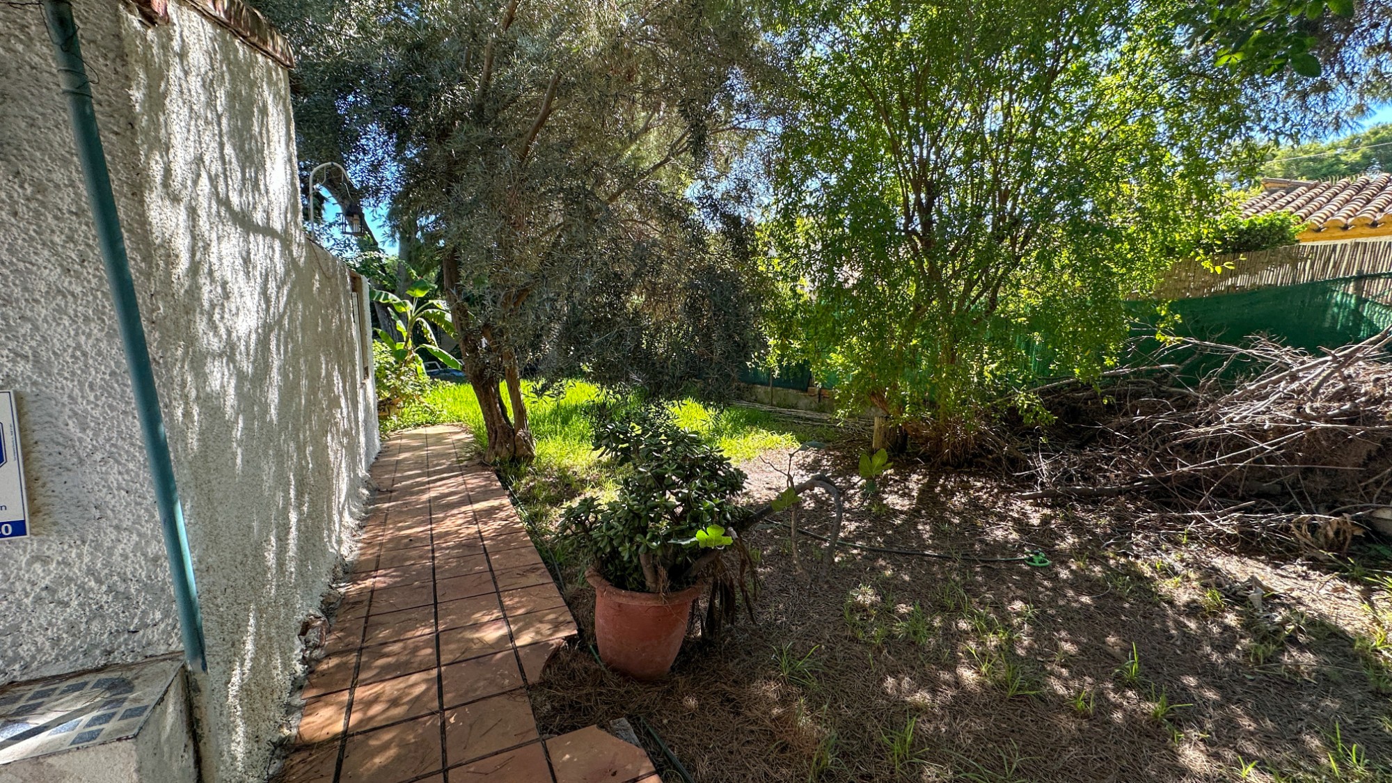 Resale - 4 Bedroom 2 Bathroom Villa in Orihuela Costa - Punta Prima  - Alicante