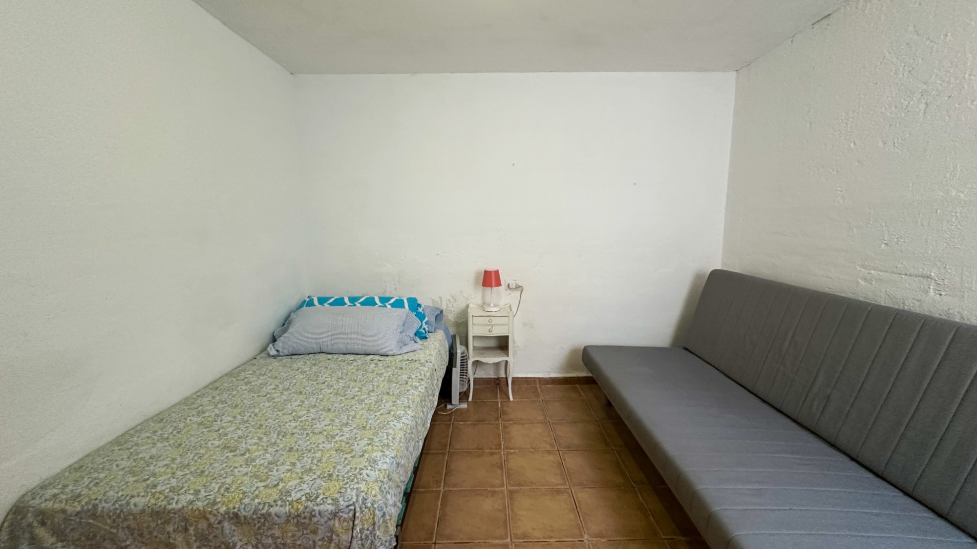 Resale - 4 Bedroom 2 Bathroom Villa in Orihuela Costa - Punta Prima  - Alicante